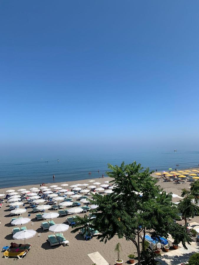 Apartamentos Guaquin Torremolinos Exteriör bild