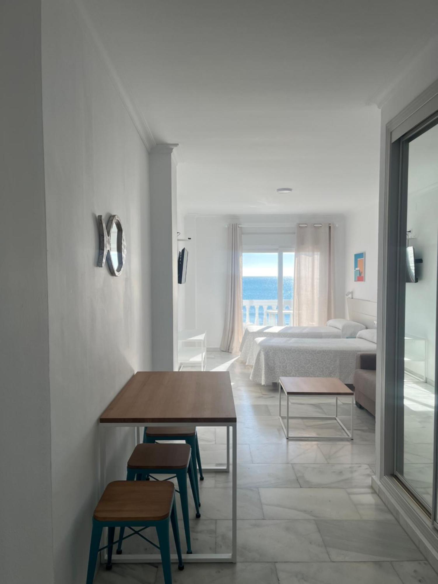 Apartamentos Guaquin Torremolinos Exteriör bild
