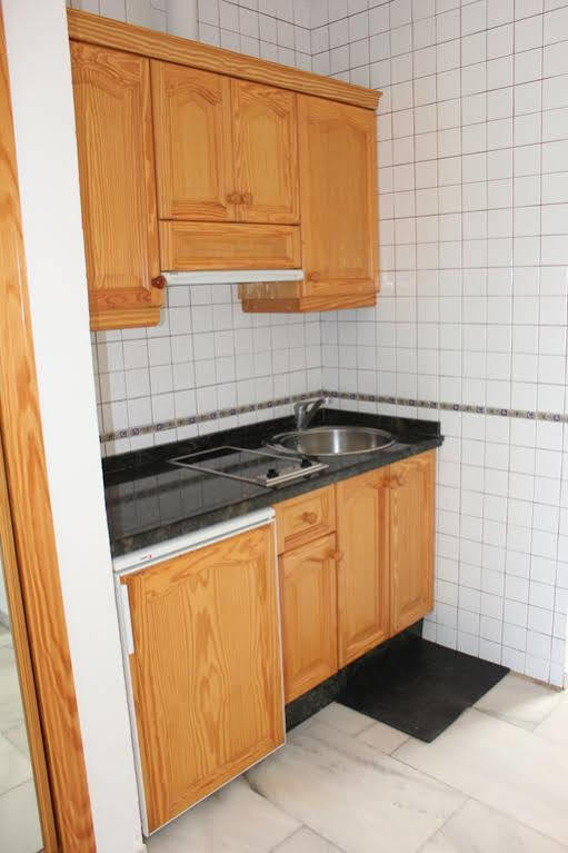 Apartamentos Guaquin Torremolinos Exteriör bild